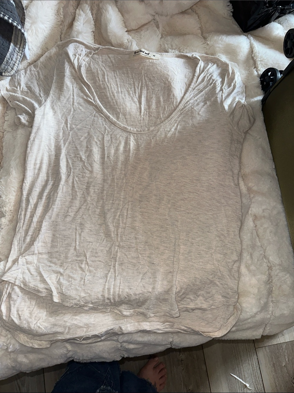 Three Bird Nest Scoop Neck Short Sleeve Tee in Light Beige
